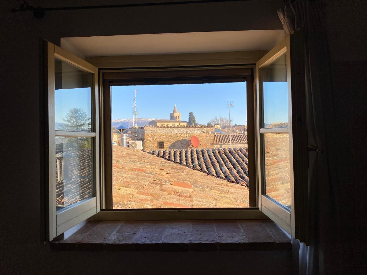 Hotel Palazzo Brunamonti Беванья Экстерьер фото