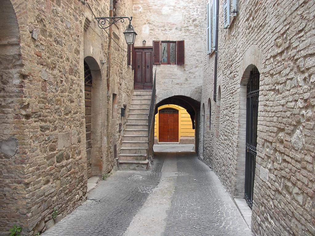 Hotel Palazzo Brunamonti Беванья Экстерьер фото