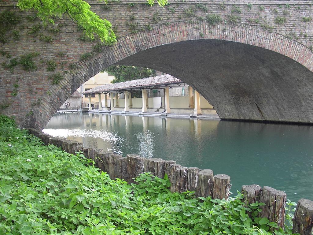 Hotel Palazzo Brunamonti Беванья Экстерьер фото
