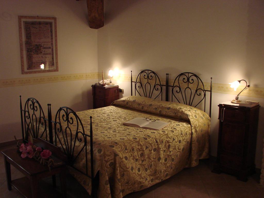 Hotel Palazzo Brunamonti Беванья Экстерьер фото
