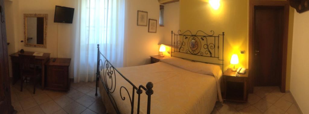 Hotel Palazzo Brunamonti Беванья Экстерьер фото