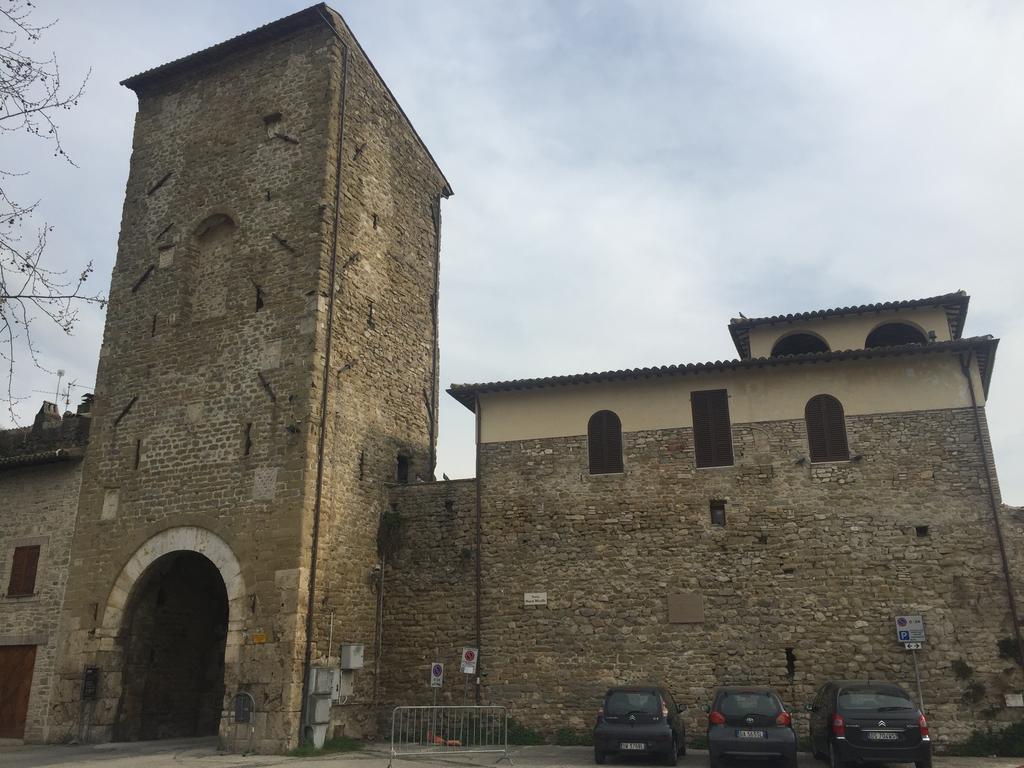 Hotel Palazzo Brunamonti Беванья Экстерьер фото