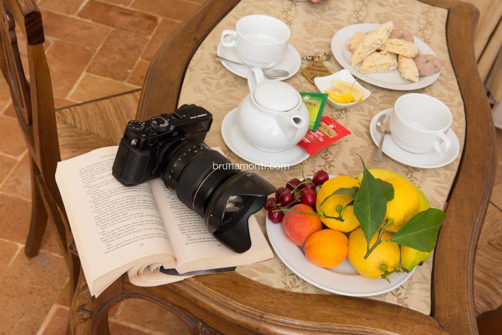 Hotel Palazzo Brunamonti Беванья Экстерьер фото