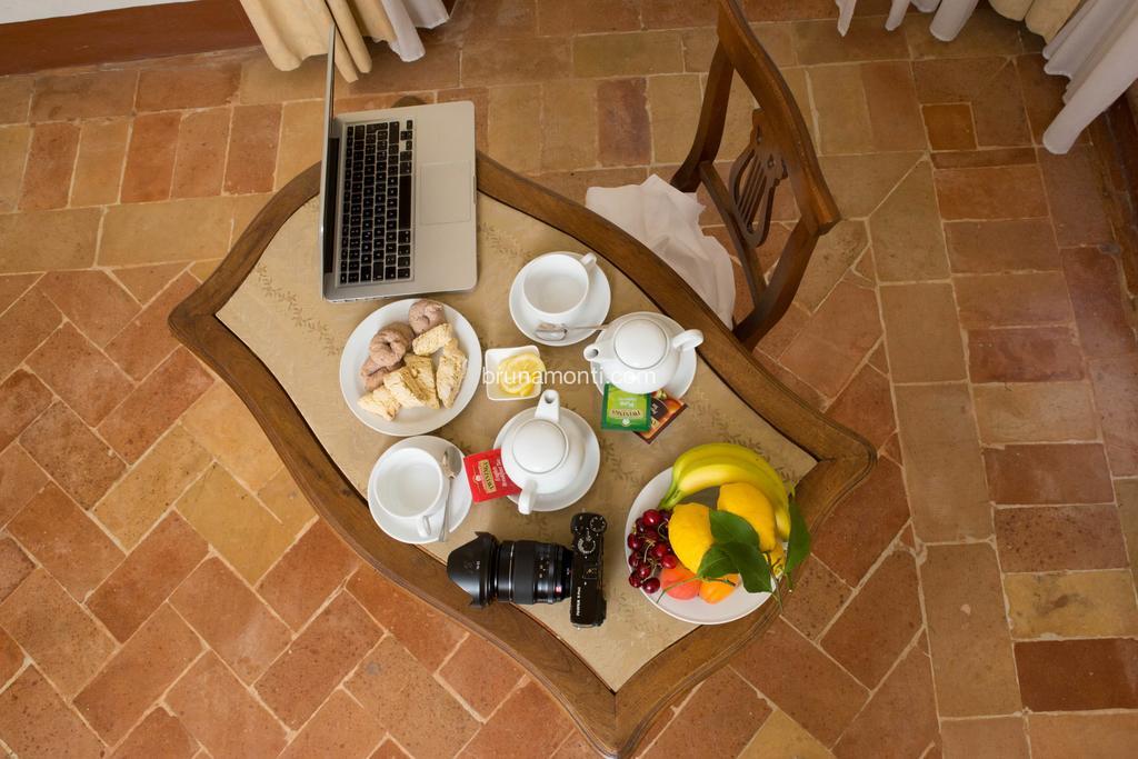 Hotel Palazzo Brunamonti Беванья Экстерьер фото
