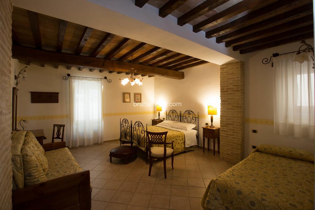 Hotel Palazzo Brunamonti Беванья Экстерьер фото